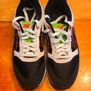 ASICS  size 9 shoes